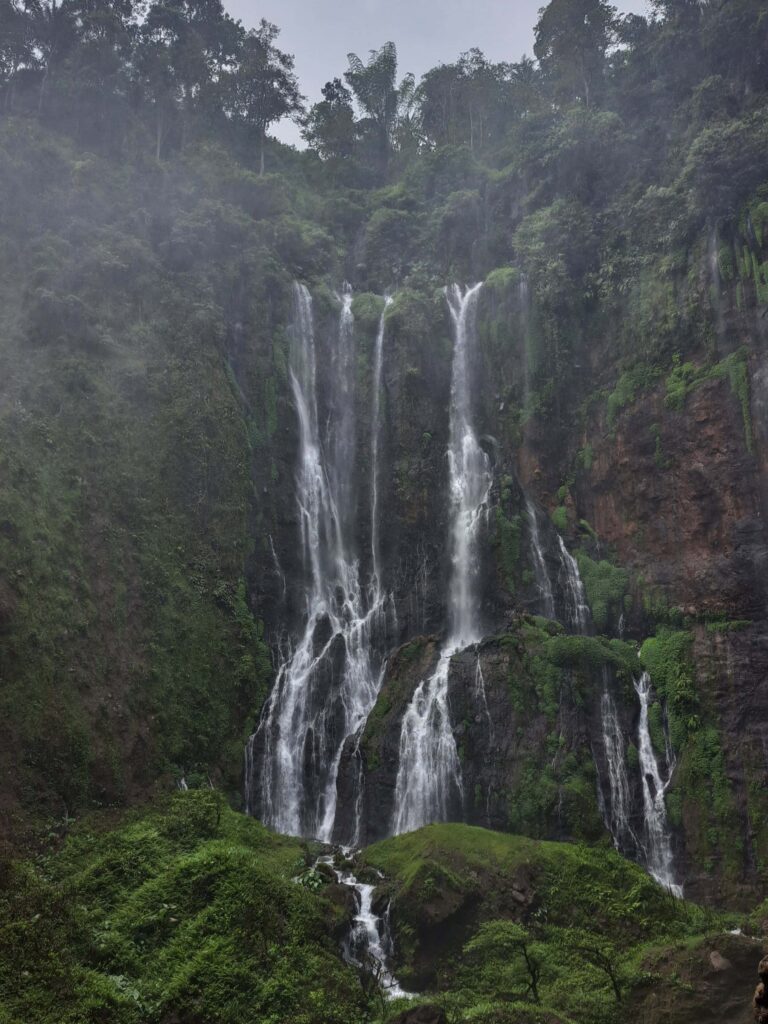 panaroma bawah tumpak sewu